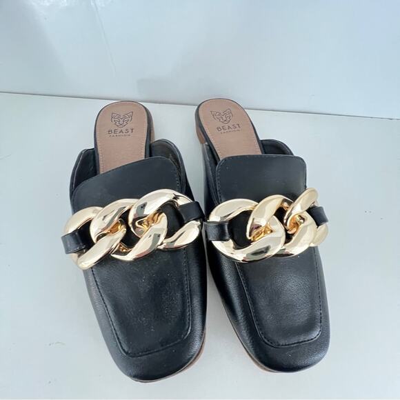 Sheena Flat Mule Loafer with Chain Detail Women’s Size 8 Black/Gold Very Comfy - Picture 2 of 9